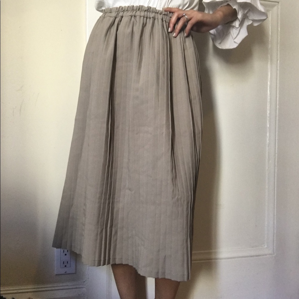 Elastic Midi Pleated Skirt in gray-green colors
